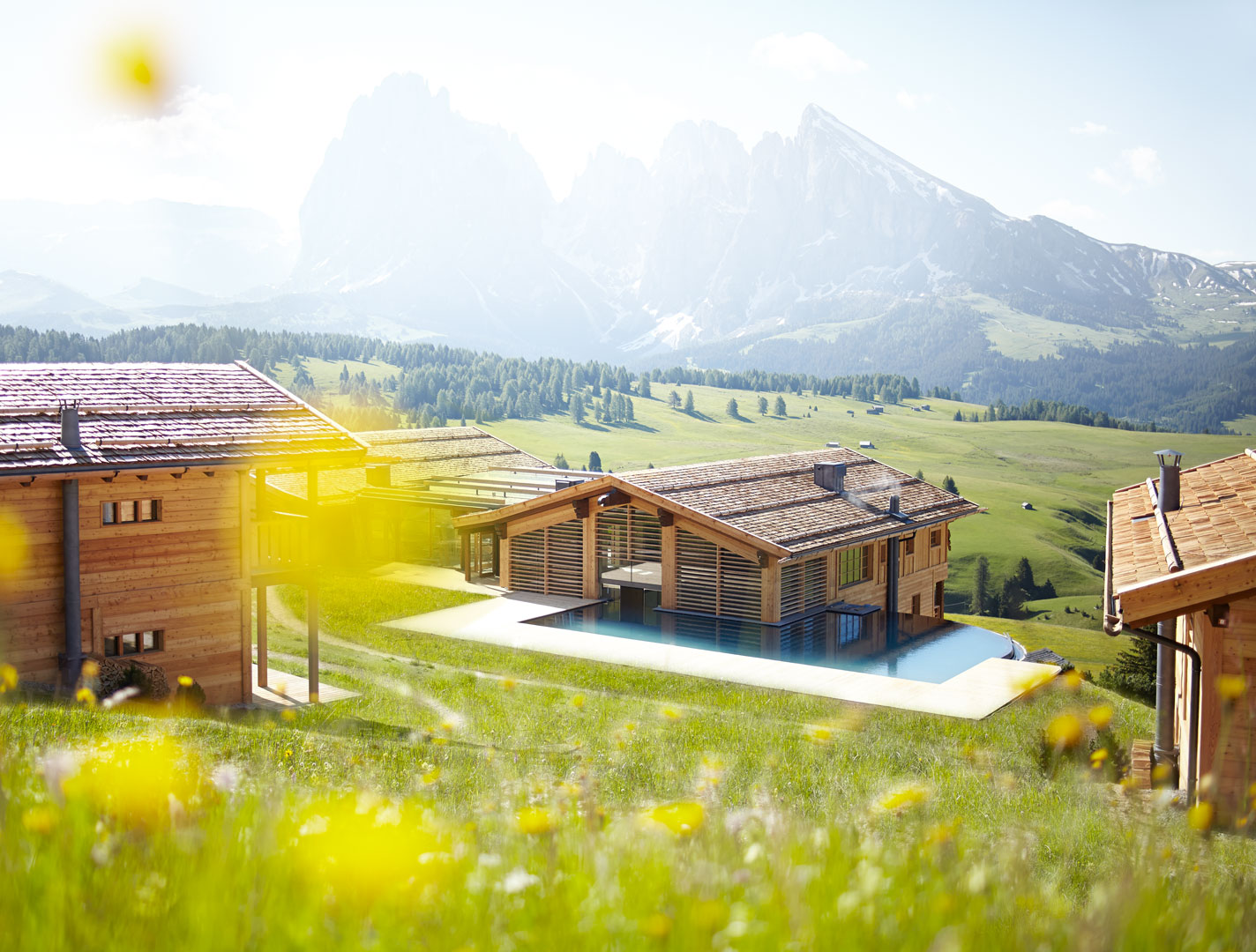 Pretty Hotels: A Room with a View in the Alps (Image 13)