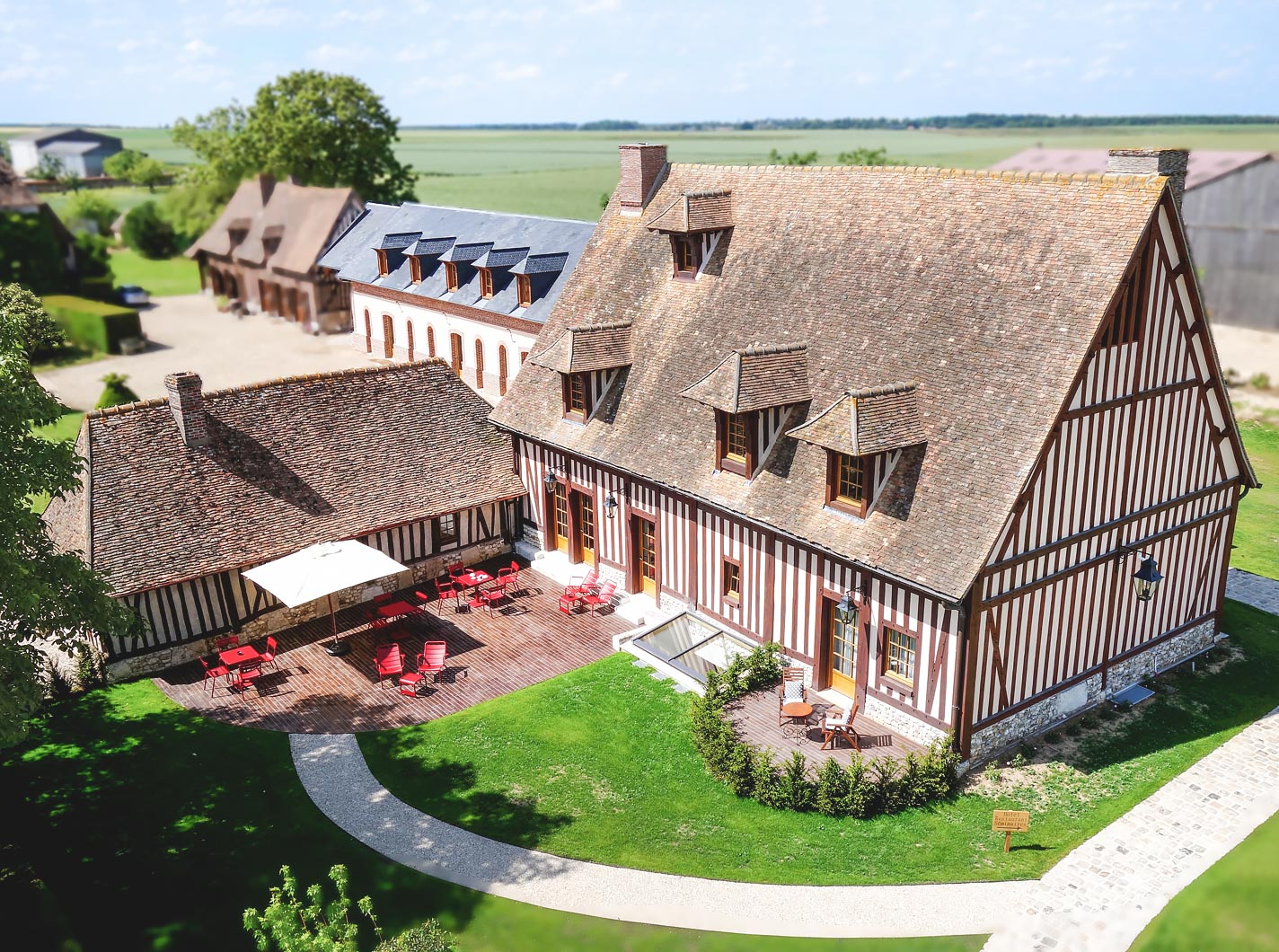 Pretty Hotels: Manoir de Surville (Image 1)