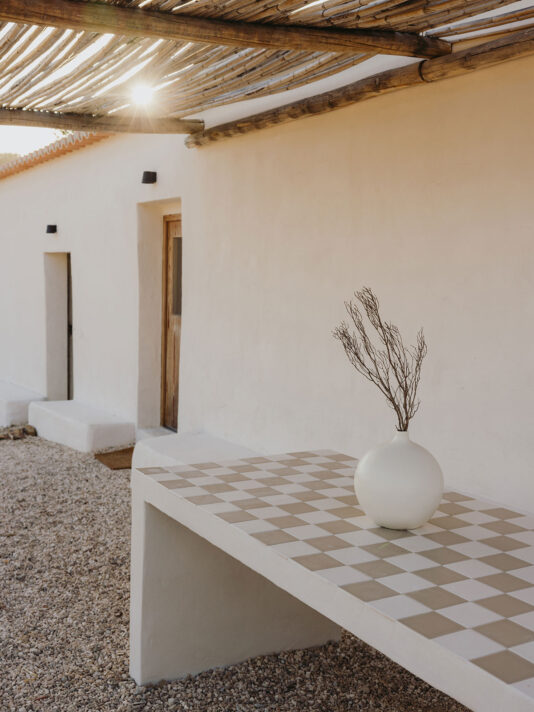 Pretty Hotels: Maybe October (Bild 7)