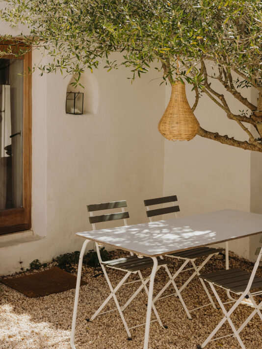 Pretty Hotels: Maybe October (Bild 1)